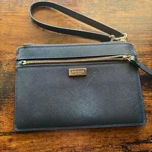Kate Spade Tinie Laurel Way Wristlet – Black Leather – EUC